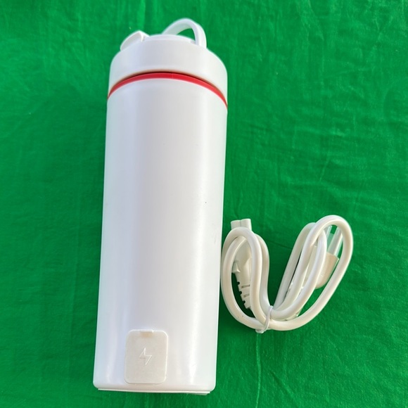White Travel thermos with Red Accent - Picture 2 of 8